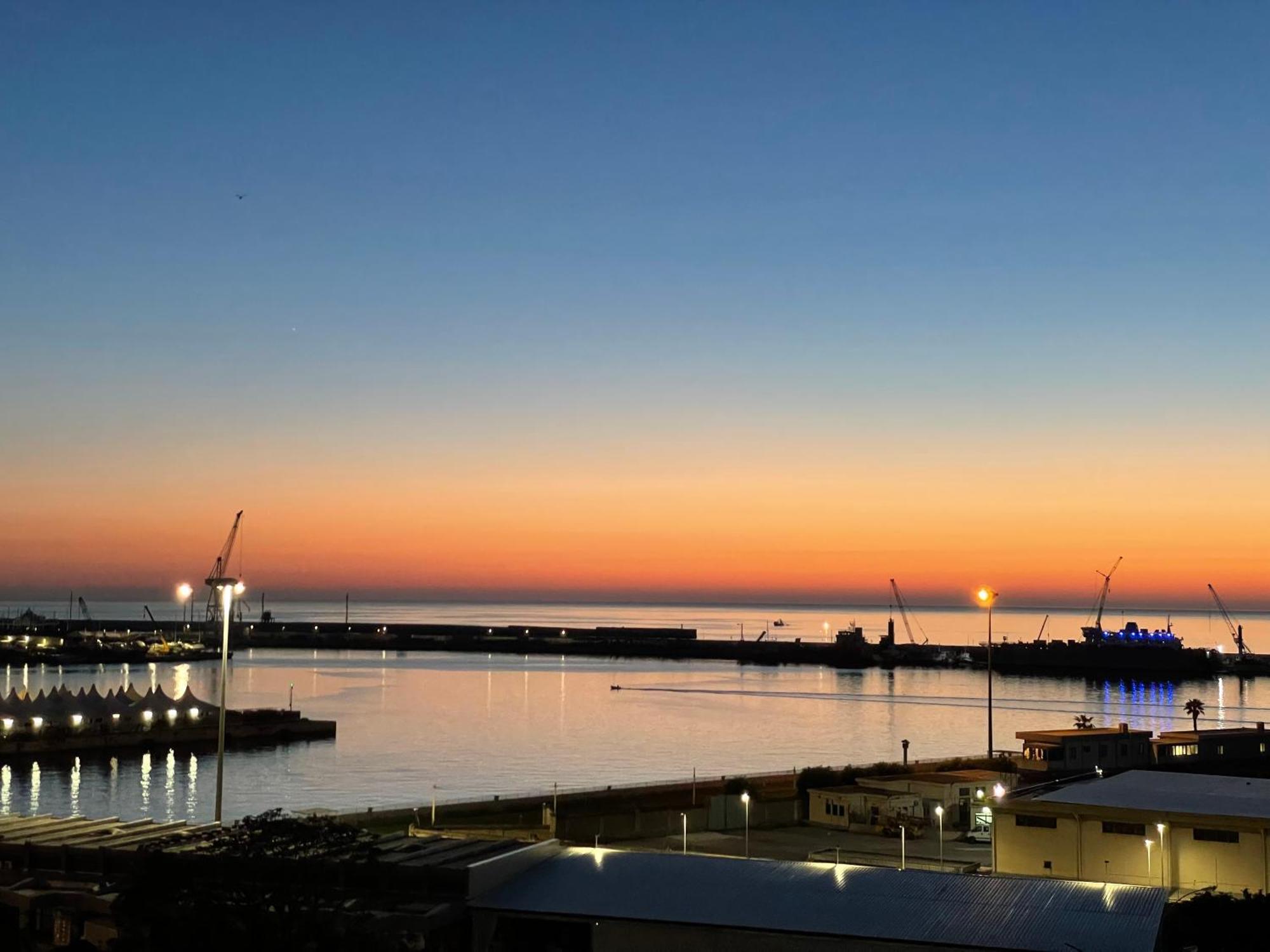 Palermo Inn Marina Exclusive View Екстериор снимка