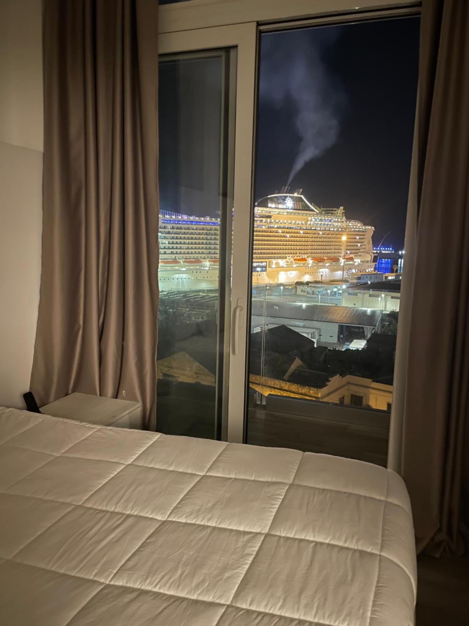 Palermo Inn Marina Exclusive View Екстериор снимка
