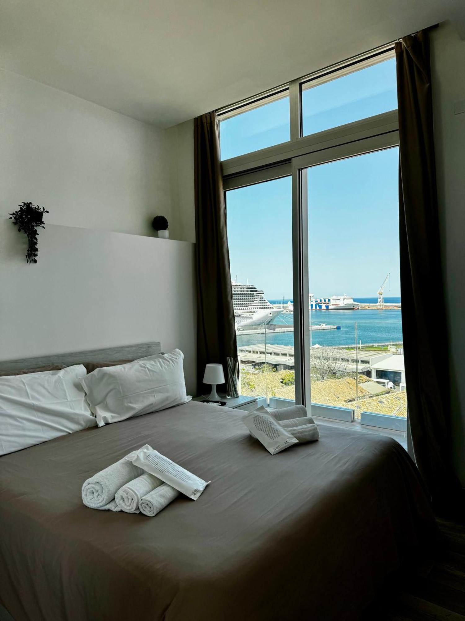 Palermo Inn Marina Exclusive View Екстериор снимка